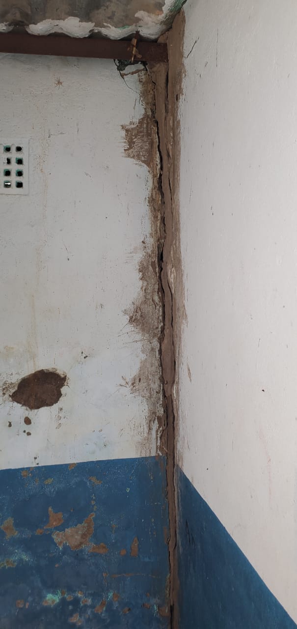 toilet ceiling corner with vent